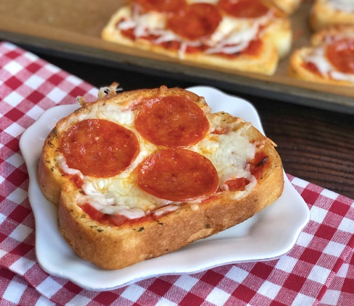 Quick & Easy Mini Garlic Toast Pizzas
